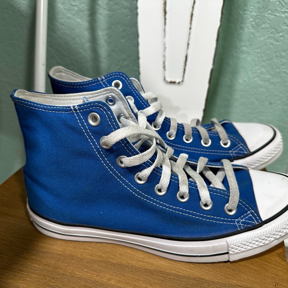 Royal blue women’s size 10 converse